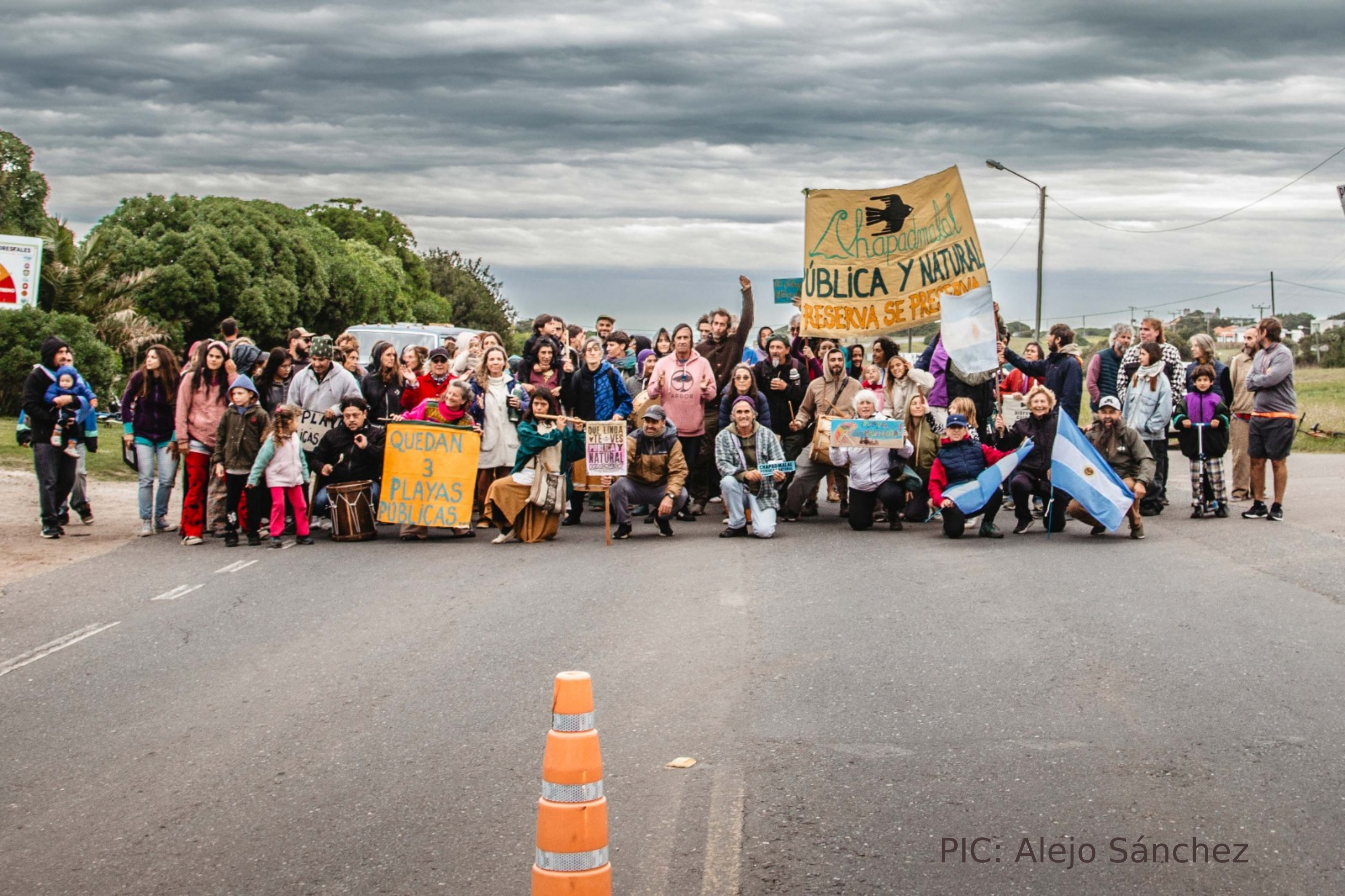 Asamblea vecinal en Chapadmalal defendiendo bienes comunes