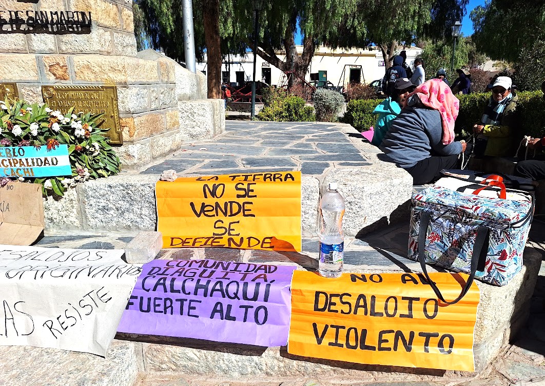 Marcha de la comunidad en Cachi